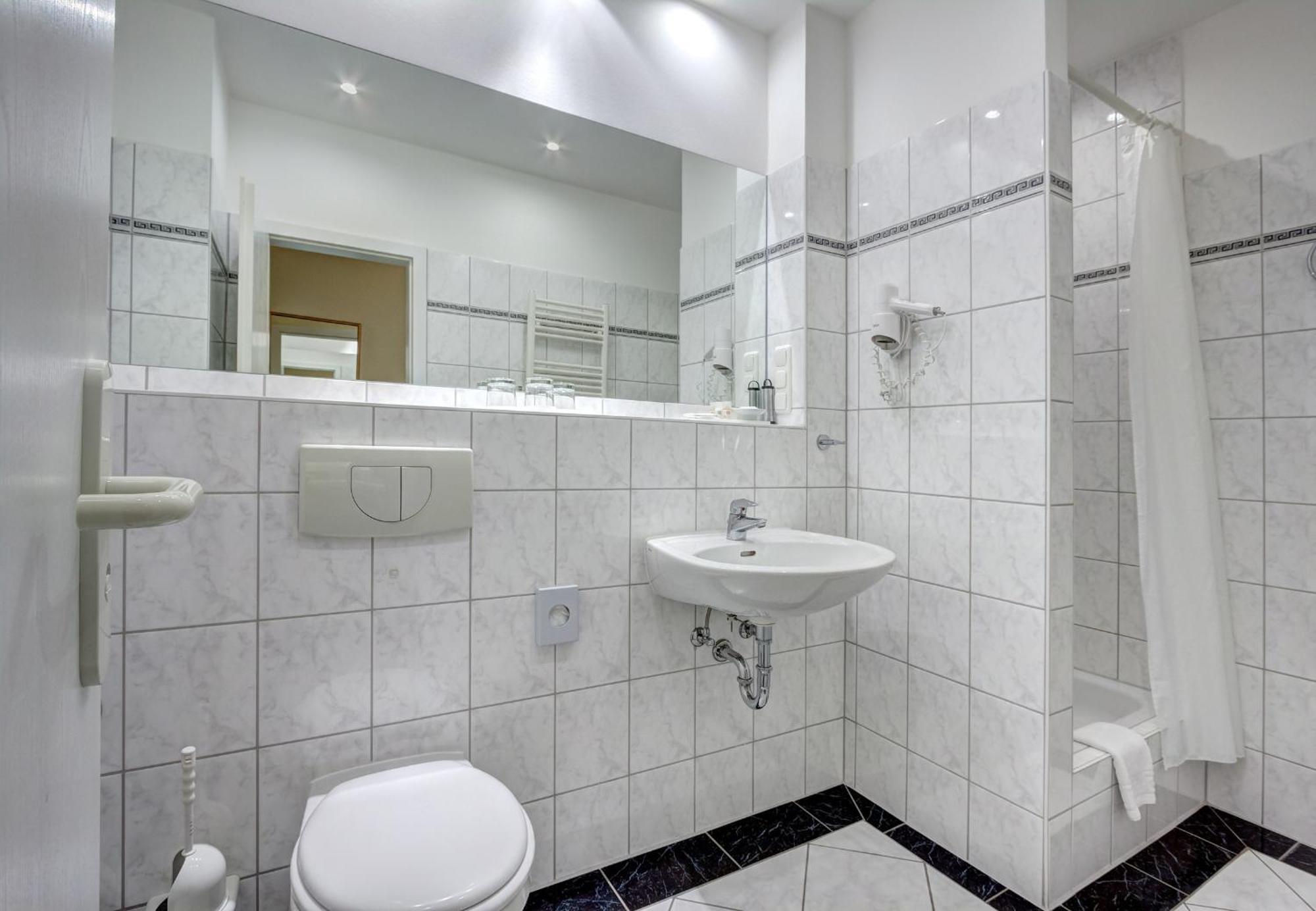 Haus Seeblick Hotel Garni & Ferienwohnungen Zinnowitz Cameră foto